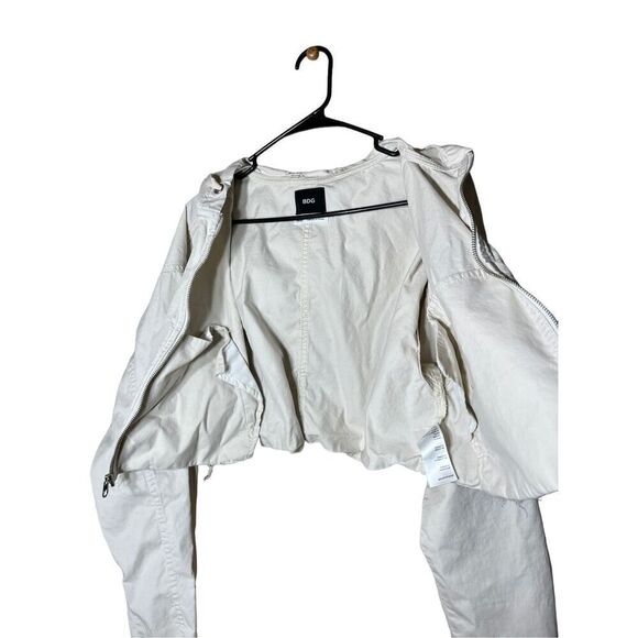 BDG Cropped Raw Hem Cut Off Lightweight Jacket Size M - Picture 5 of 10